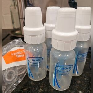 4 DrBrown's Bottles+6 Nipples